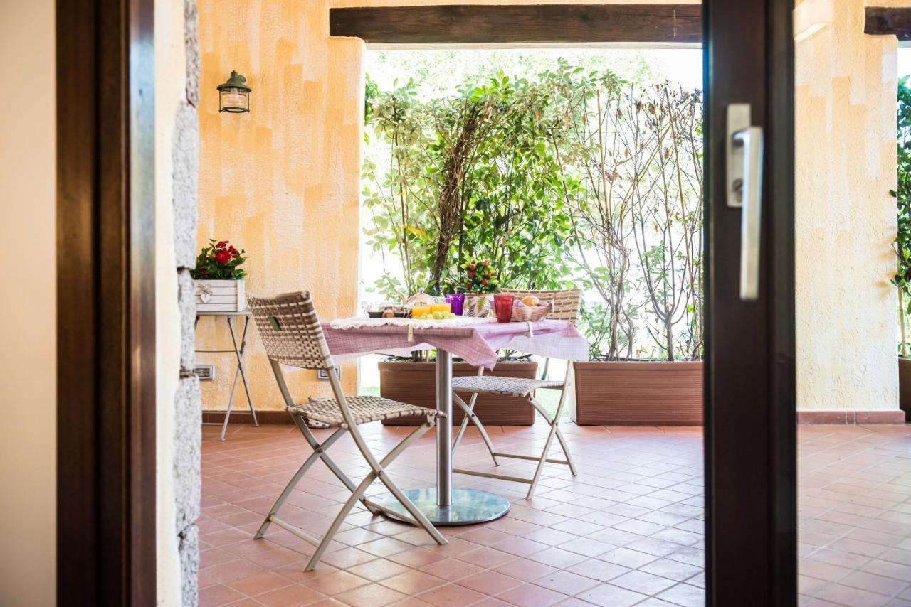 Hotel Relais Del Borgo- Domo à Porto San Paolo  Extérieur photo