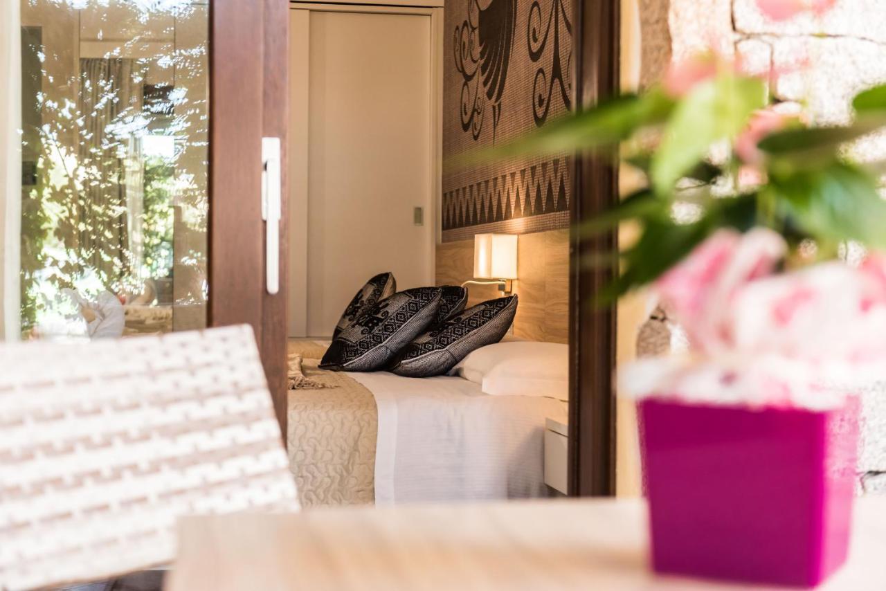 Hotel Relais Del Borgo- Domo à Porto San Paolo  Extérieur photo