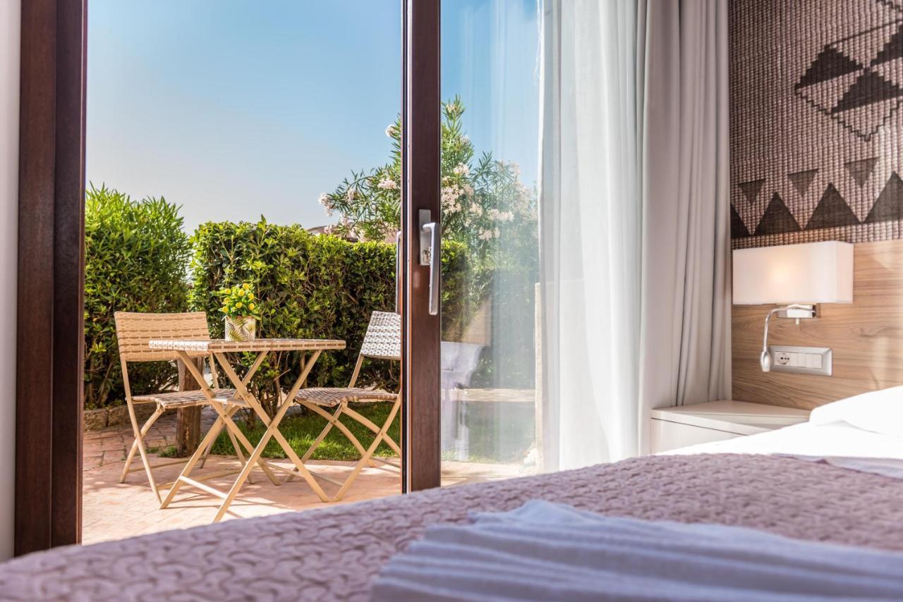 Hotel Relais Del Borgo- Domo à Porto San Paolo  Extérieur photo