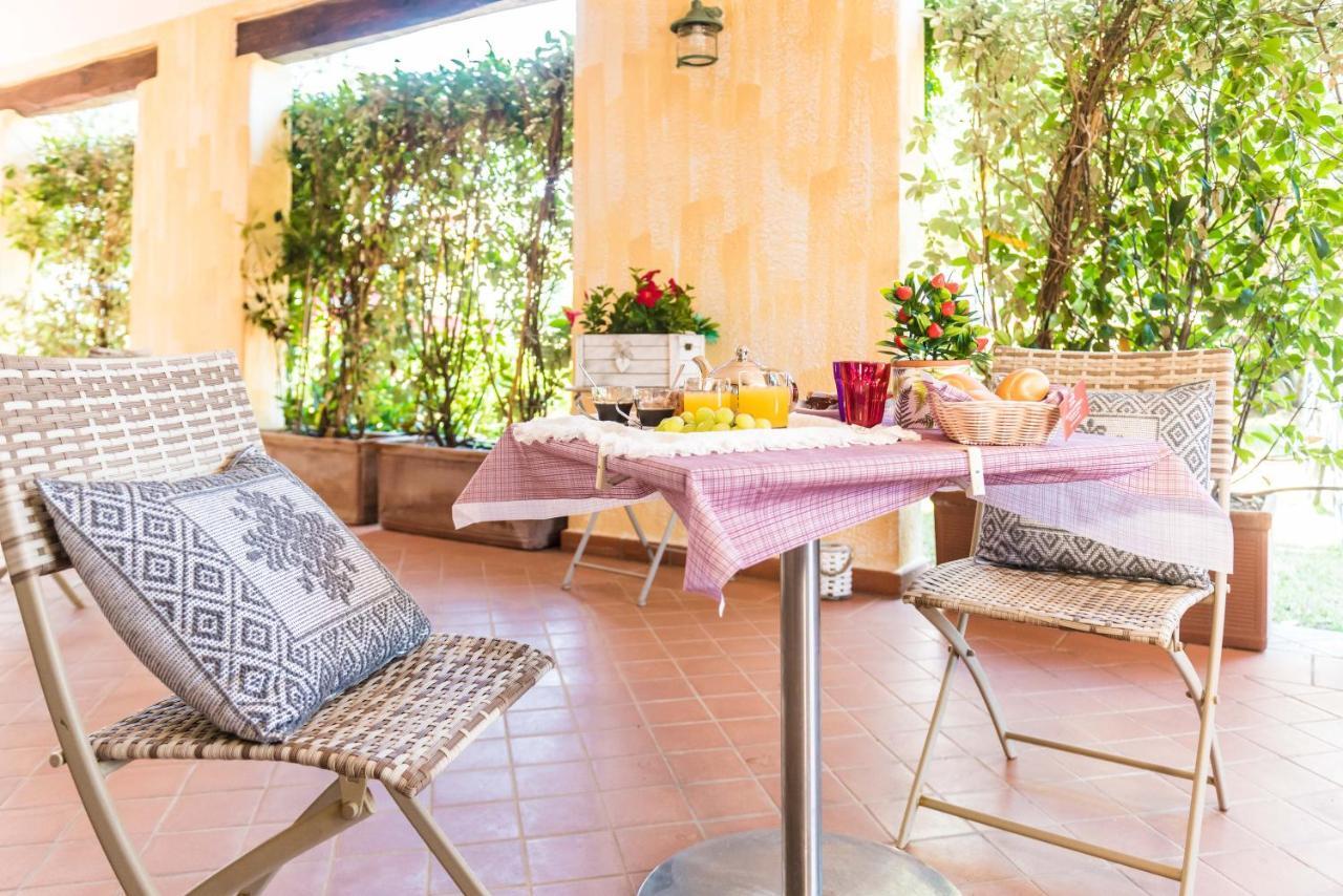 Hotel Relais Del Borgo- Domo à Porto San Paolo  Extérieur photo