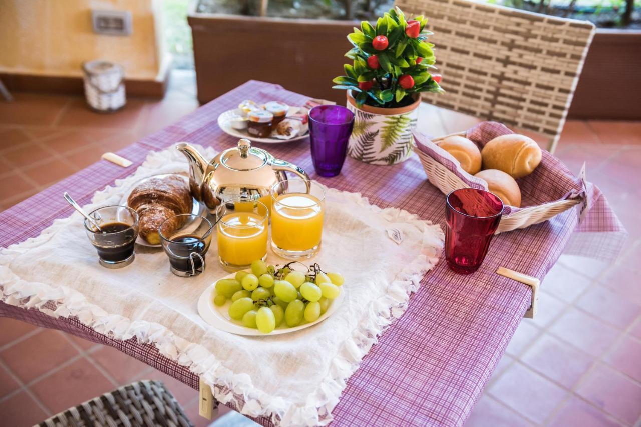 Hotel Relais Del Borgo- Domo à Porto San Paolo  Extérieur photo