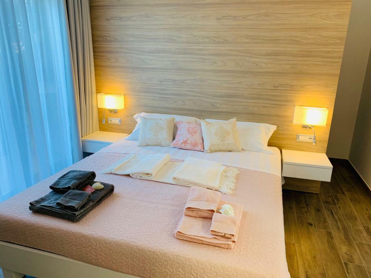 Hotel Relais Del Borgo- Domo à Porto San Paolo  Extérieur photo