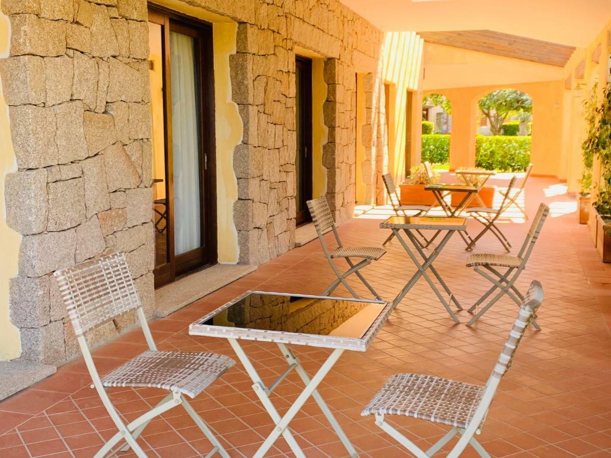 Hotel Relais Del Borgo- Domo à Porto San Paolo  Extérieur photo